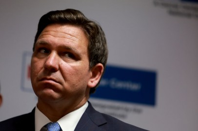 Ron DeSantis Warns Deep State He'll 'Start Slitting Throats on Day One' If Elected