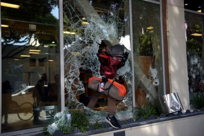 California: Mob of Criminals Attacks Los Angeles Nordstrom, Steals $60K to $100K Worth of Goods  