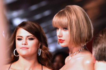 Selena Gomez Gets Praise From 'Bestie' Taylor Swift After Releasing New Song