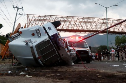Mexico Freight Truck Crash Kills At Least 10 Hiding Cuban Migrants