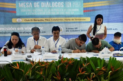 Colombia Launches Peace Talks with Largest Group of Ex-FARC Rebels, Signs 3-Month Ceasefire  