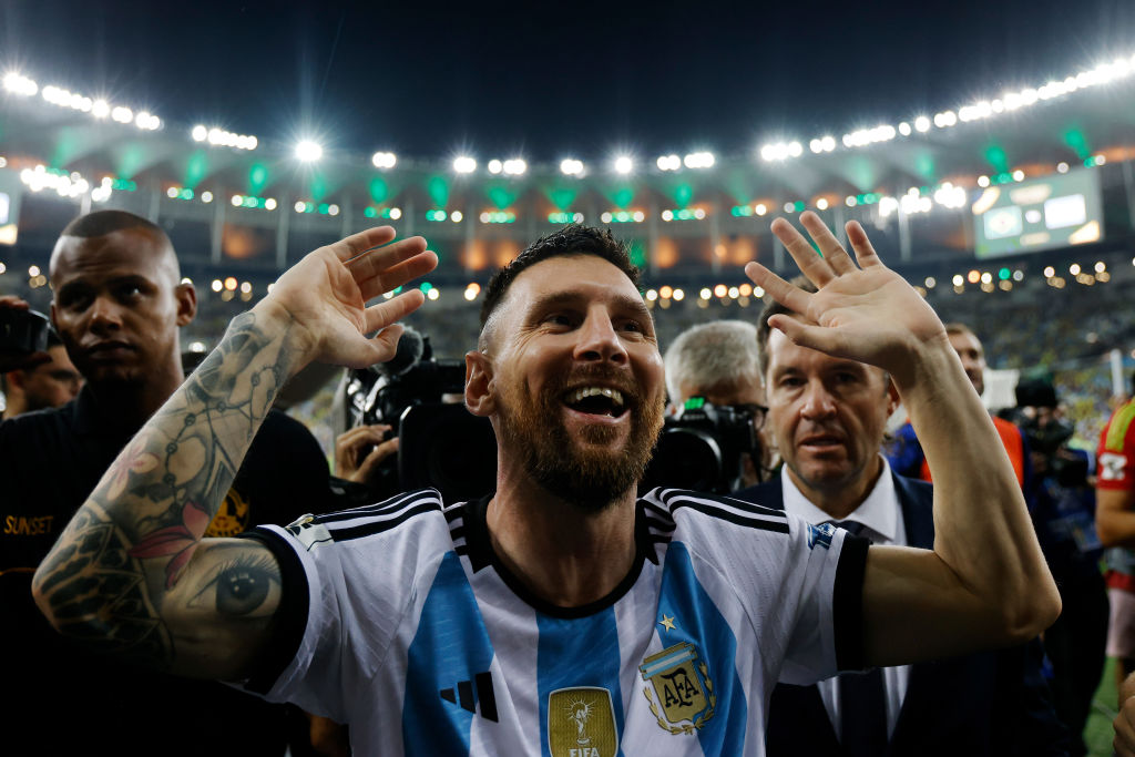 Argentina hand Brazil third straight loss after crowd trouble at Maracana