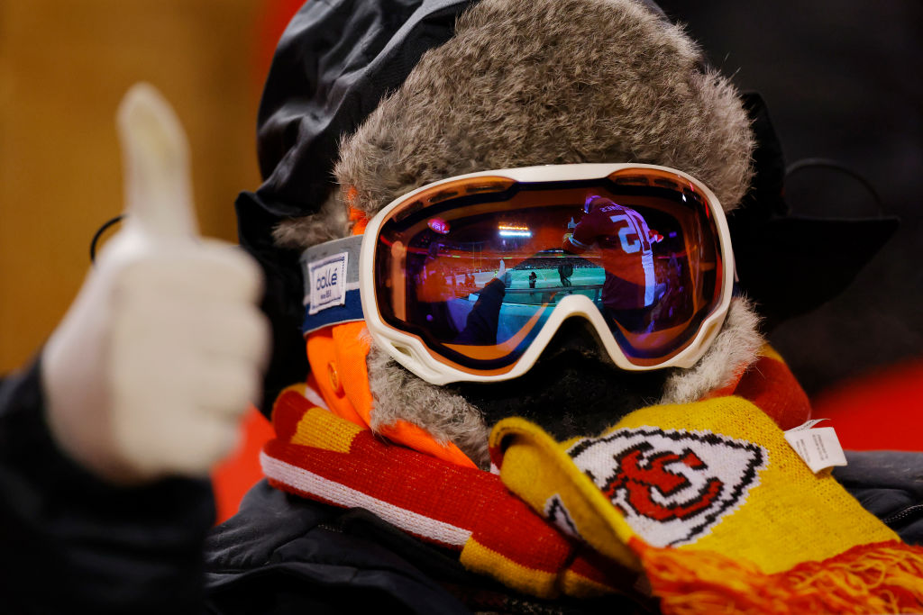 Chiefs vs Dolphins 15 Fans Treated for Hypothermia During Game Latin