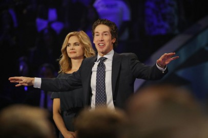 Joel Osteen Church Shooting: Woman Killed by Off-Duty Officers After Shooting Her Rifle; Child Wounded