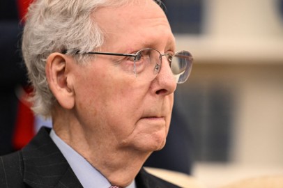  Mitch McConnell Announces He Will Step Down as Senate Republican Leader in November
