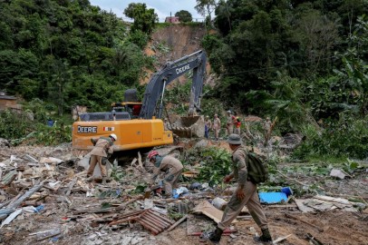 Brazil Floods Destroy Hundreds of Homes; Death Toll Reaches 25