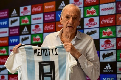 Argentina Coach Cesar Luis Menotti, Who Led Argentina to 1st World Cup Win, Dead at 85; Lionel Messi Pays Tribute