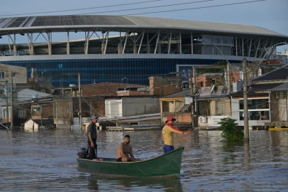 Brazil Floods Death Toll Rises to 90 as Residents Struggle To Get Basic Needs 