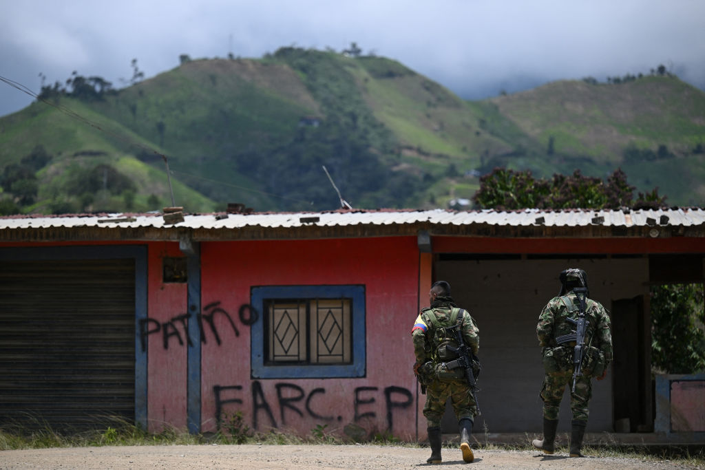 Colombia: After EMC Attacks, Gustavo Petro Now Weighing In on Suspending Ceasefire With Rebels