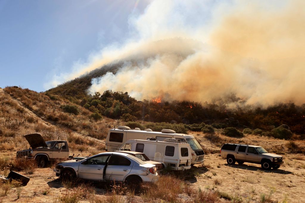 California: Firefighters Battle Corral Fire; Excessive Heat Expected to Come This Week 