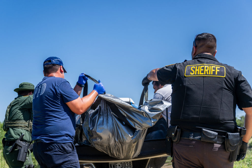 Texas: 26 Migrants Rescued, 7 Smugglers Arrested as Bexar Country Sheriff Busts Massive Migrant Smuggling Operation