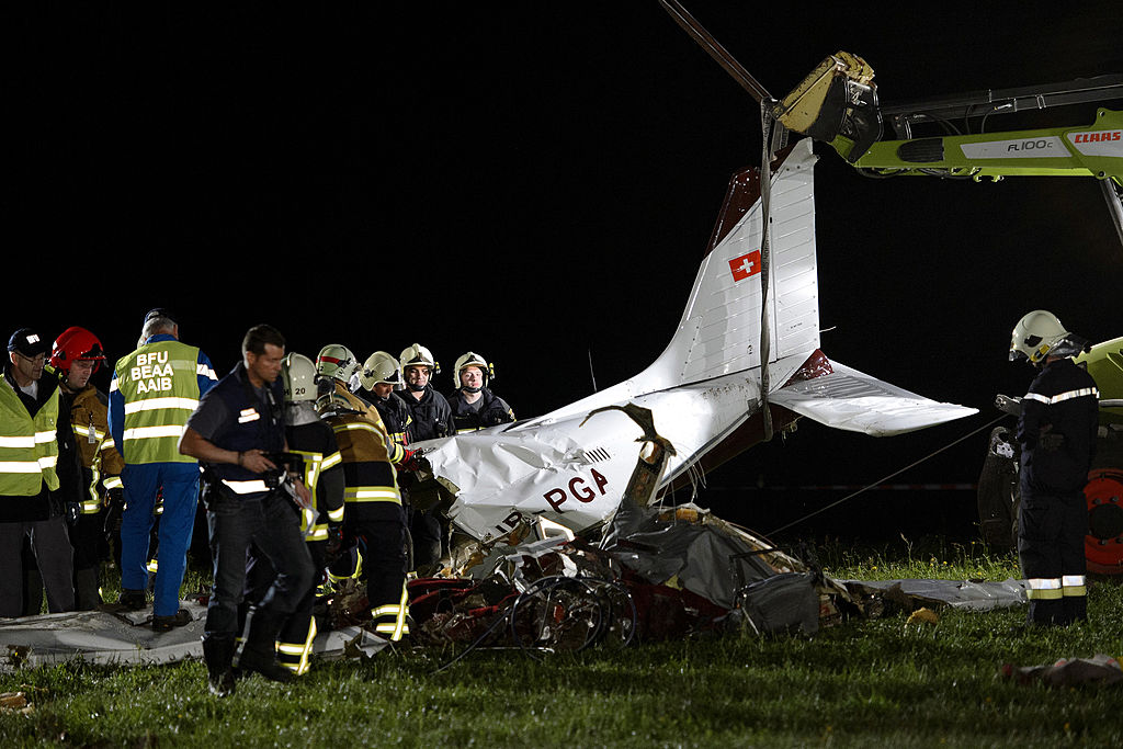 Colorado: Small Plane Crashes in Residential Area Injuring 2 Kids and 2 Adults 
