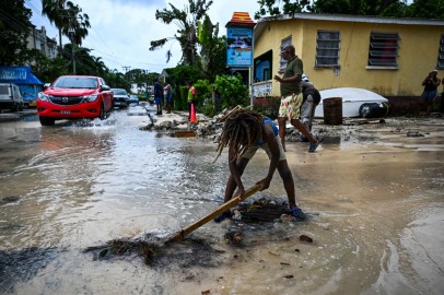 Caribbean Pummeled by Record-Breaking Category 4 Storm Hurricane Beryl 