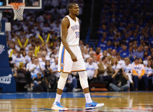 Nike Outbids Under Armour for Kevin Durant