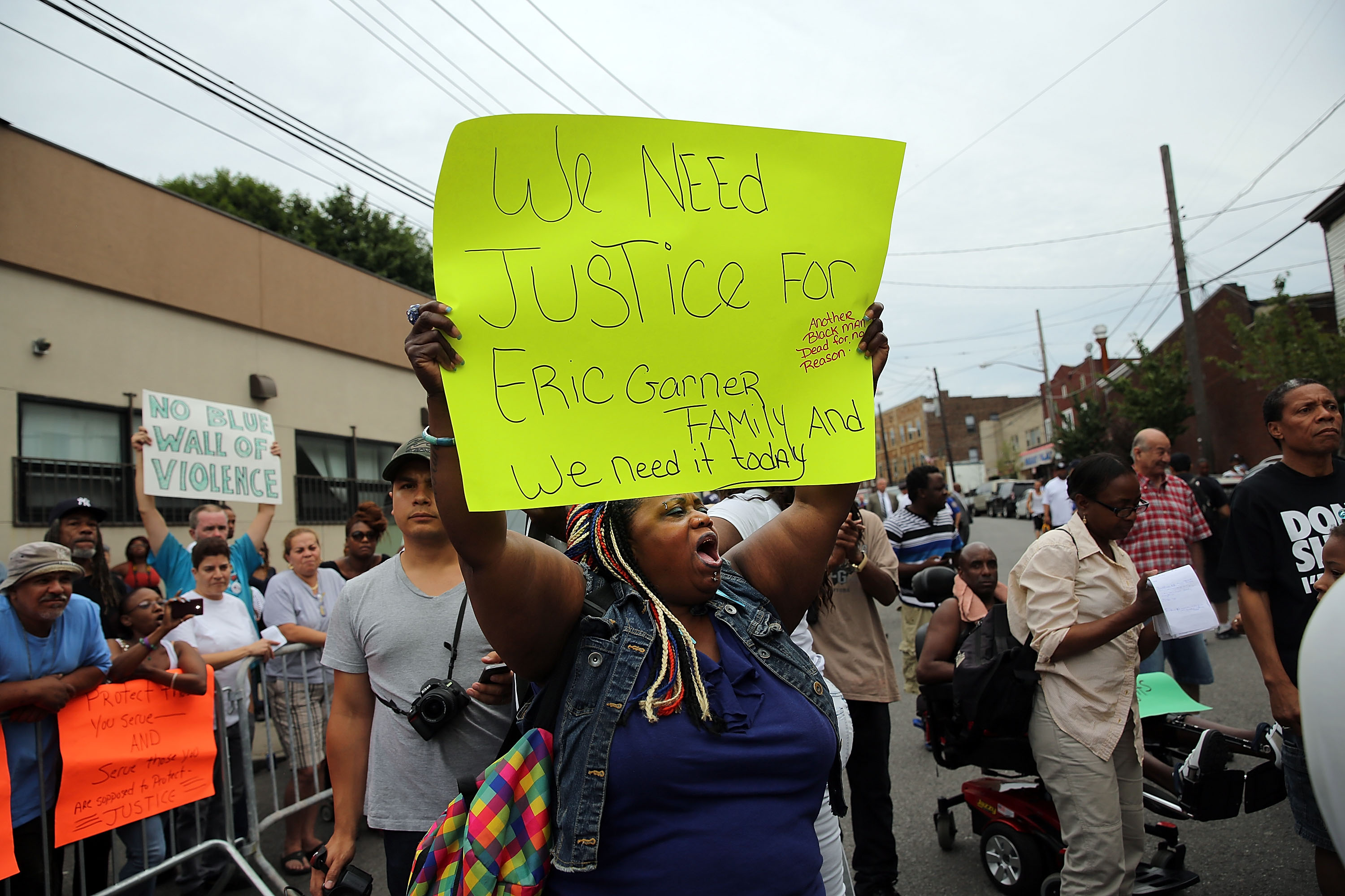 Eric Garner Death And Chokehold Case Nyc Grand Jury Votes Not To Indict Nypd Officer Latin Post 