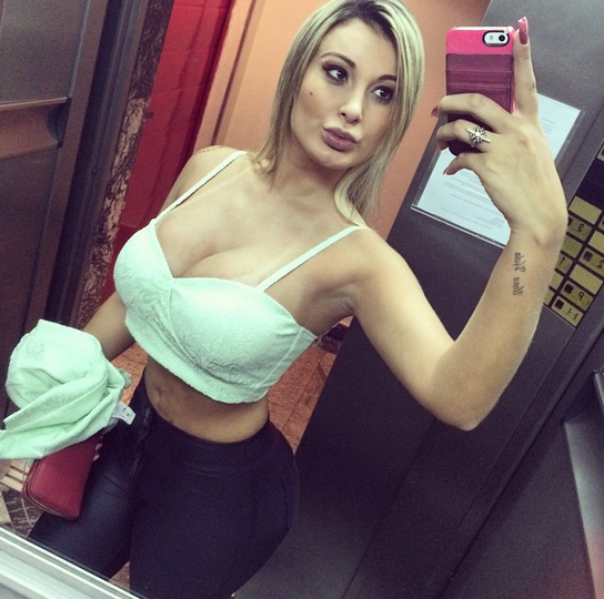 544px x 540px - Miss Bumbum 2014 Contestant Andressa Urach Shares Graphic Pics of Leg After  Removing Rotting Fillers | Latin Post - Latin news, immigration, politics,  culture