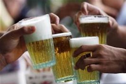 Study links heavy alcohol consumption with memory loss.