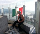 Construction-Worker-Raises-Mexican-Flag