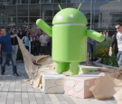 Android Nougat Statue Unwrapping