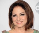 Singer Gloria Estefan attends the 40th American Music Awards held at Nokia Theatre 