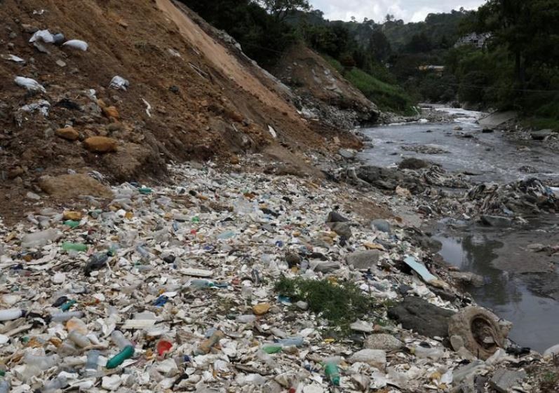 Town in Guatemala Bans Plastic, Decreased Water Pollution by 90% in just 3 Years
