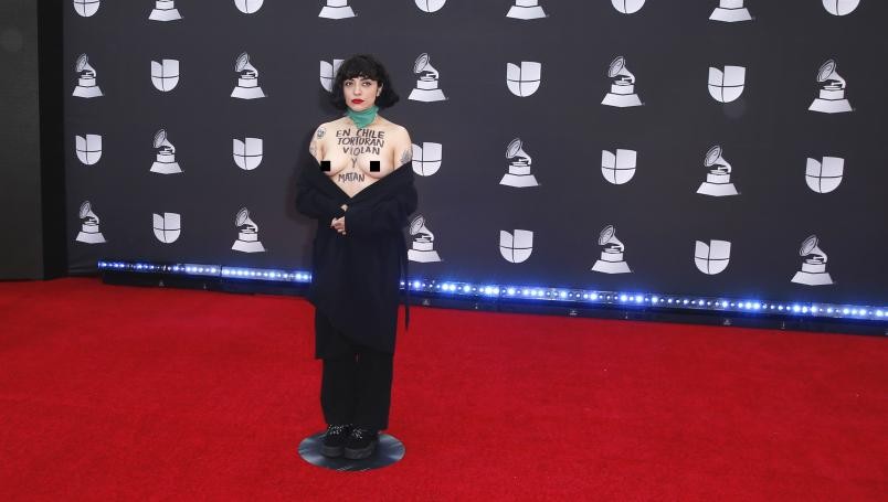 Chilean Singer Mon Laferte Goes Topless During Latin Grammys to Support Protesters