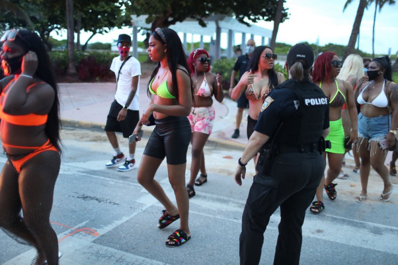 150 Arrested as Spring Break Crowds Flock to Miami Beach