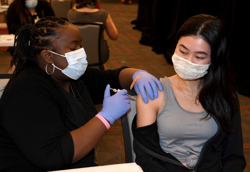 Some U.S. Colleges Reluctant To Require Students of COVID Vaccine
