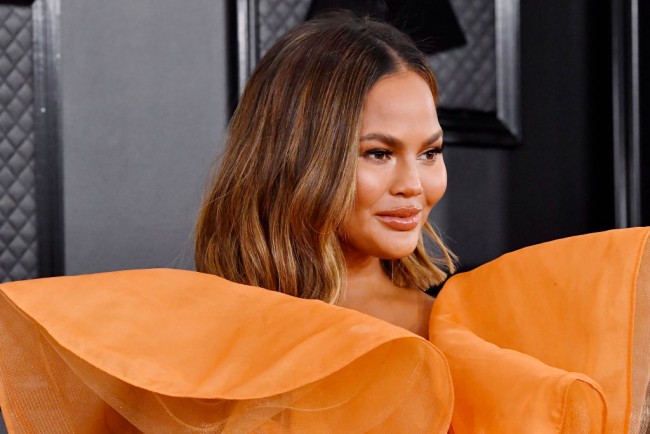 Chrissy Teigen Canceled: Bloomingdale's Drops Deal With Model Amid Courtney Stodden Bullying Scandal