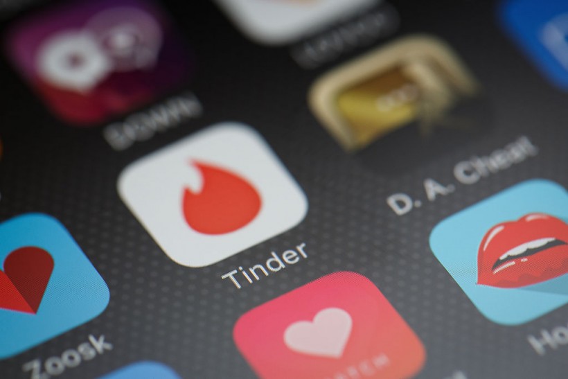 White House Partners With Tinder, Bumble, and Other Dating Apps To Encourage COVID Vaccinations