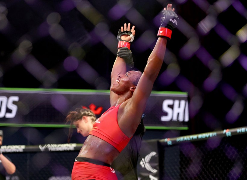 Boxing Star Claressa Shields Defeats Brazilian Opponent Brittney Elkin via TKO in MMA Debut