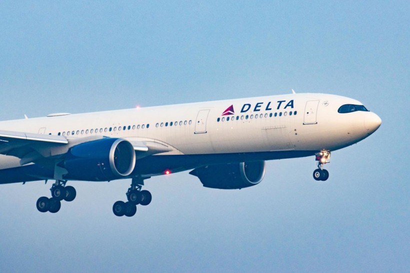 Delta Air Lines Passenger Arrested, Dragged From Flight for Refusing to Wear Mask and Spitting On Passengers