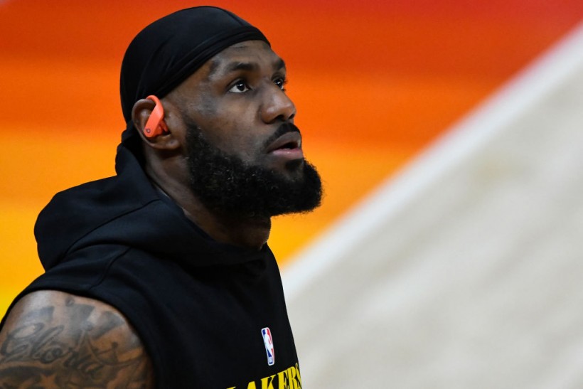 Lebron James Hits Back at Critics’ Roasting the Aging Lakers Roster, but Deletes Fiery Message for Them Minutes Later
