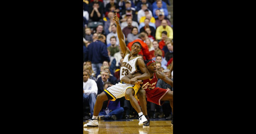LeBron James Showed No Fear as He Trash Talked and Outshine Ron Artest in His Rookie Year