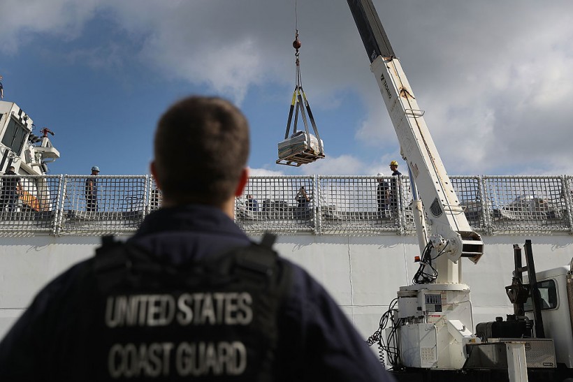 Coast Guard Intercepts Boat Carrying 250 Kilos of Cocaine off Dominican Republic
