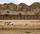 Corpse of Migrant With 'No Feet’ Found Hanging From Tree Near U.S.-Mexico Border 