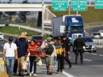 'Mother Caravan': New Caravan of Thousands of Migrants Continue to March Toward U.S.-Mexico Border, Texas Buckles Up