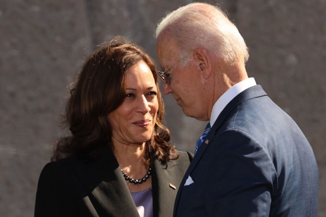 U.S. Pres. Joe Biden, Vice Pres. Kamala Harris Mocked in Billboard With Text “Dumb and Dumber”