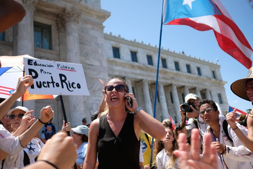 Puerto Rico Public School Teachers to Get a $1K Salary Increase per Month