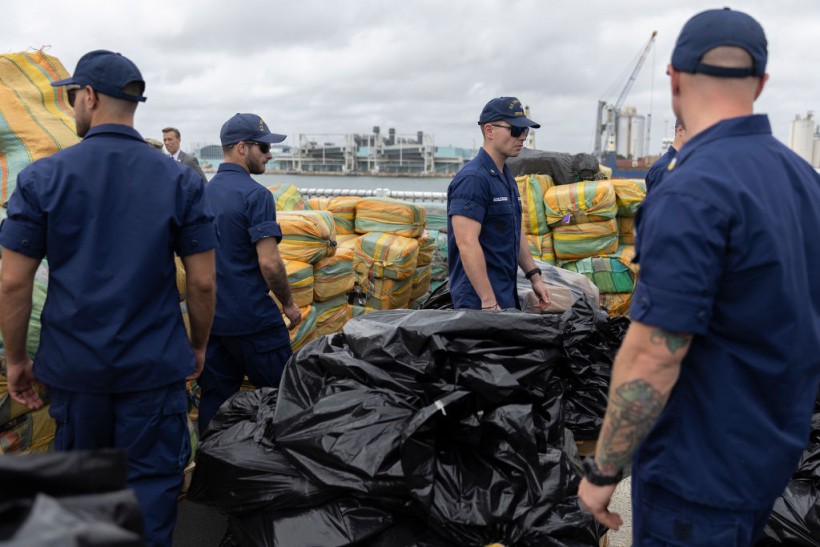 U.S. Coast Guard Offloads $1 Billion Worth of Marijuana, Cocaine in Florida’s Port Everglades | What’s Coast Guard’s Biggest Narcotics Seizure?