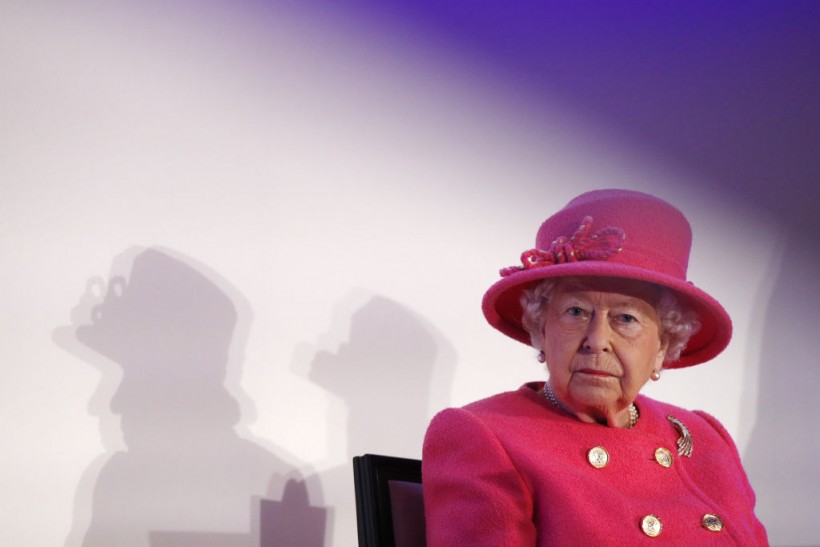 Queen Elizabeth II Tests Positive for COVID | What Are the Symptoms the Queen Experiences?