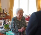 Royal Family Facing “Mounting Distress” Over Queen Elizabeth’s COVID-19 Diagnosis, Source Close to the Family Says