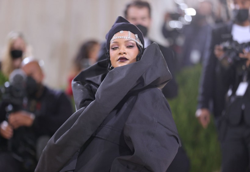 Rihanna Net Worth 2022: How Did RiRi Achieve Billionaire Status?