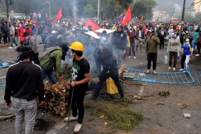 Ecuador: Clashes Between Police and Indigenous Demonstrators Erupt in the Country's Capital