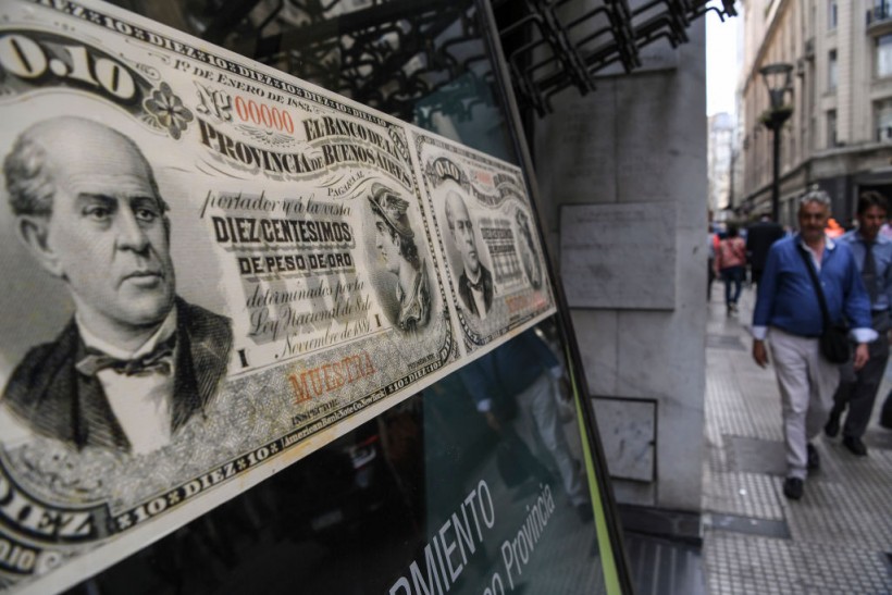 Argentina Peso Plunges After New Leftist Finance Minister Named