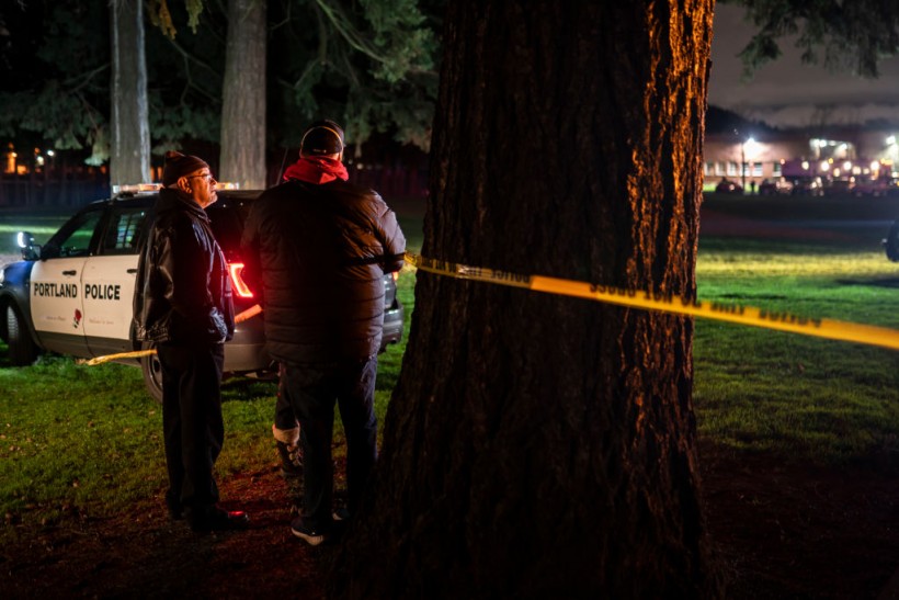 Oregon: Lewis & Clark College's Brick Column Collapses, Killing 1 Student and Injuring 2 Others