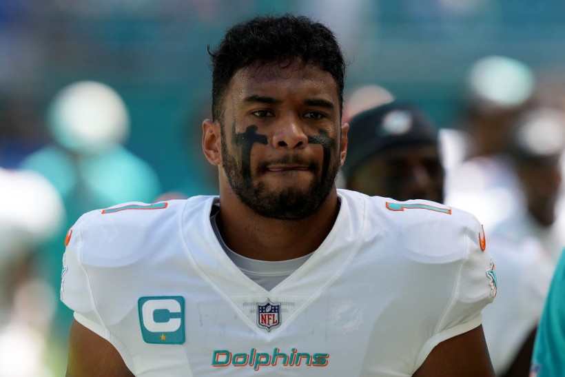 Miami Dolphins: Tua Tagovailoa Issues Statement After Scary Head, Neck Injury  