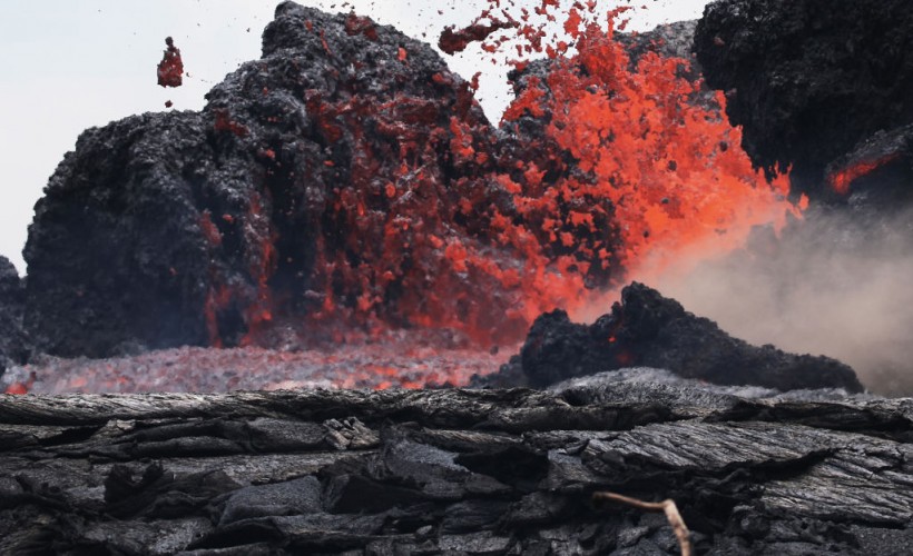 Hawaii: World's Biggest Active Volcano, Mauna Loa Erupts  