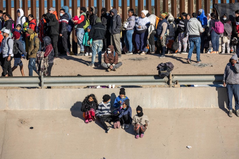 Migrants Packed at US-Mexico Border While Waiting for Asylum Limits Ruling  