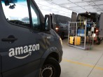 Florida: Viral Video Shows Amazon Driver Robbed at Gunpoint  